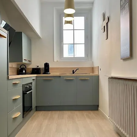 Le Varsovie ※ 4 Balcons Καρκασόν