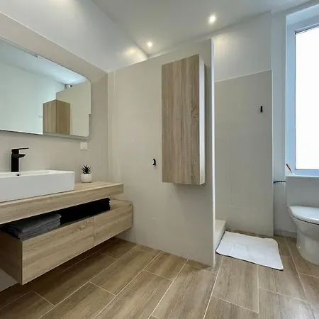 Le Varsovie ※ 4 Balcons * Καρκασόν