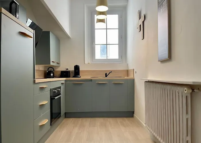 Le Varsovie ※ 4 Balcons Carcassonne